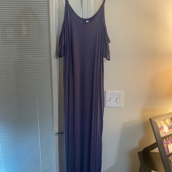 Off shoulder maxi dress - Picture 2 of 4
